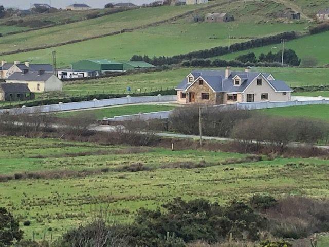 Beautiful Home On Lake Carrowmore Белмулет Екстериор снимка